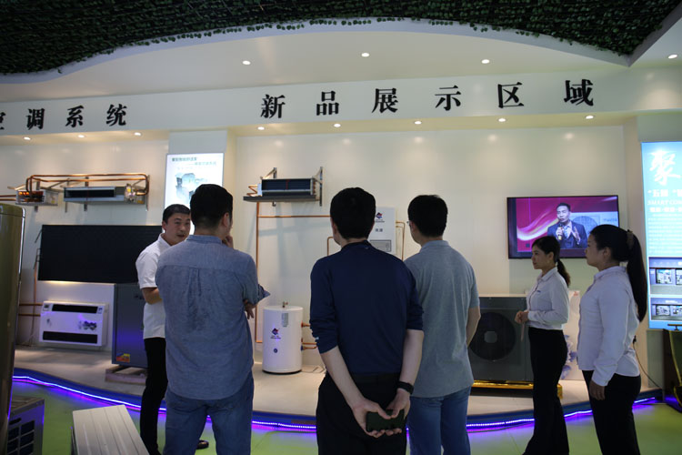 新希望集團考察聚陽公司